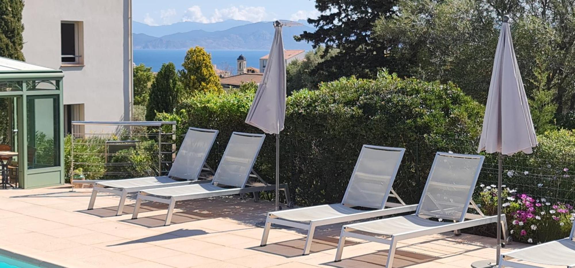Hotel Cala Di L'oru L'Ile-Rousse (Corsica)