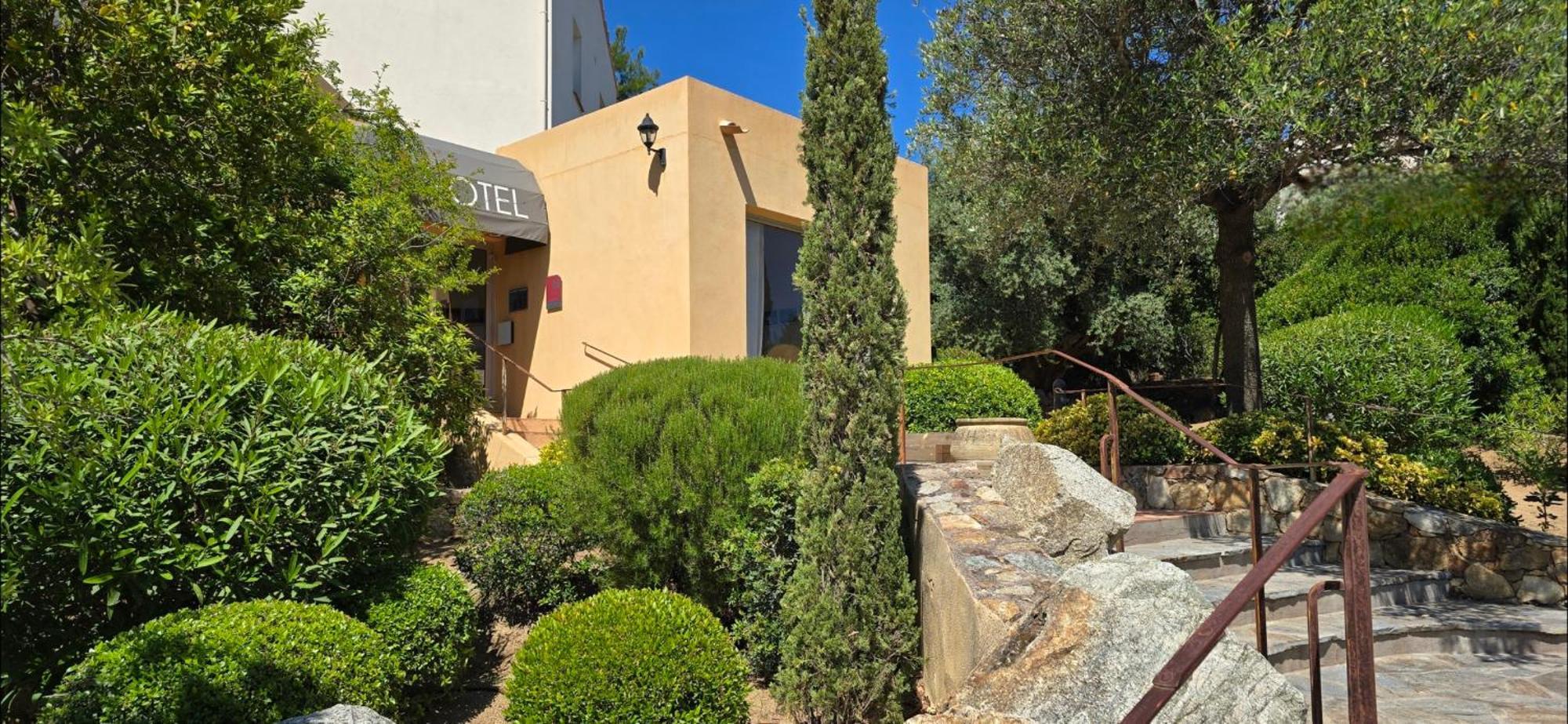 Hotel Cala Di L'oru 3*
